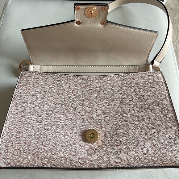 GUESS Shoulder Bag - Picture 4 of 5